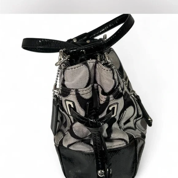 Coach Chelsea Signature Tote In Black and Gray w/ Patent Leather Trim - Picture 4 of 8